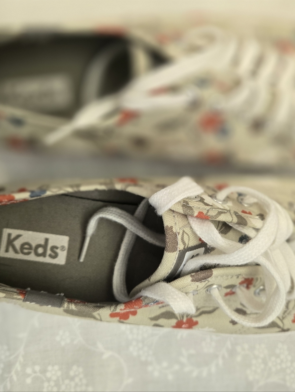 Keds  Floral Canvas Lace-Ups in Beige, Coral and Blue Size 8